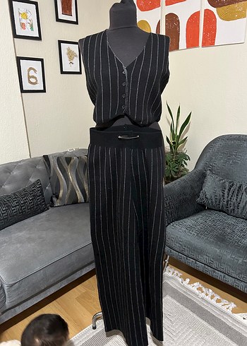 Kemerli Siyah Çizgili Kadın Uzun Takım - Görsel 4