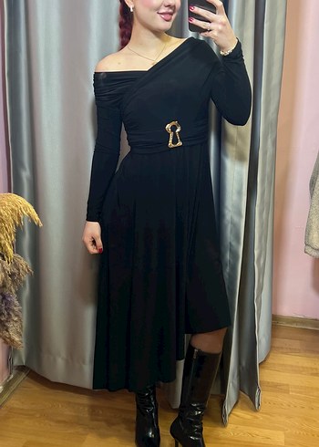 Omuz Dekolteli Siyah Deri Uzun Elbise - Görsel 3