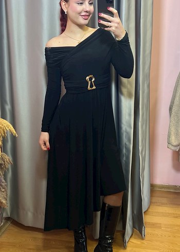 Omuz Dekolteli Siyah Deri Uzun Elbise - Görsel 4