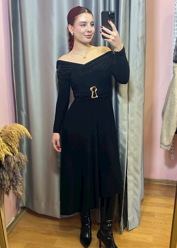 Omuz Dekolteli Siyah Deri Uzun Elbise - Görsel 5