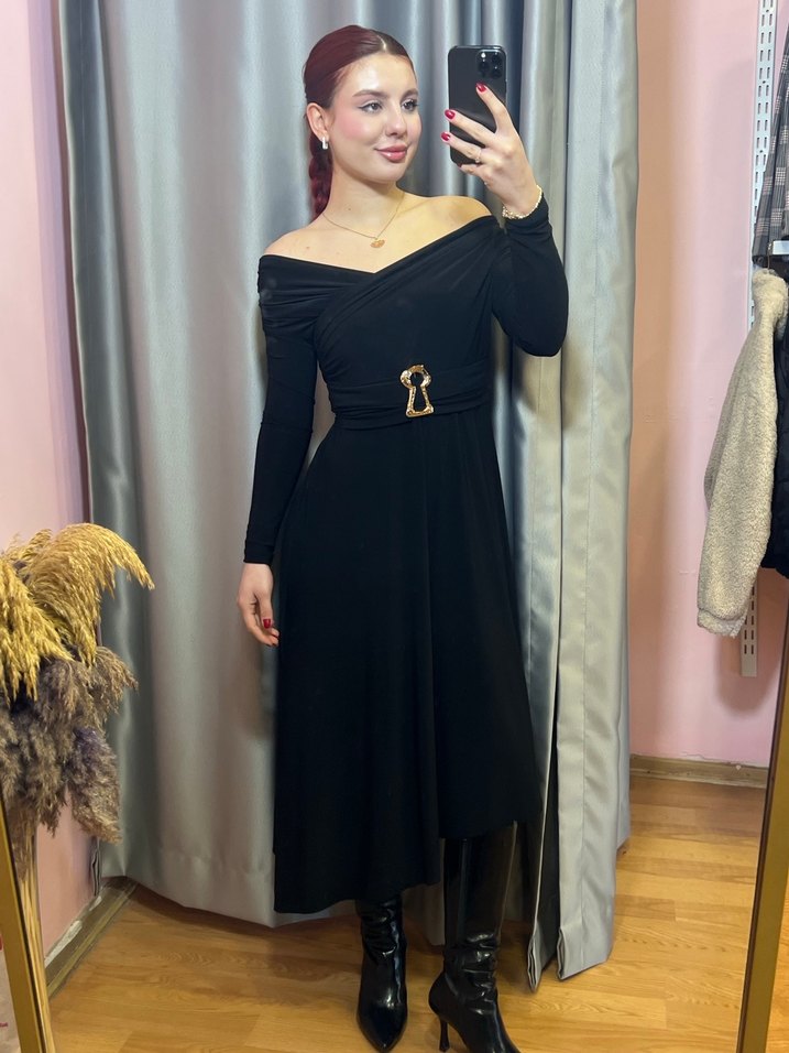 Omuz Dekolteli Siyah Deri Uzun Elbise - Görsel 5