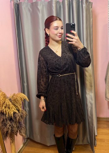 Siyah Mini V Yaka Kemerli Elbise - Görsel 4