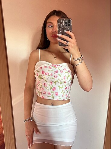 ? FLOWER CROP TOP
