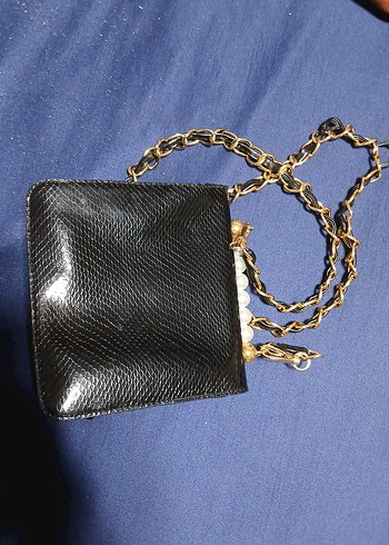 Zincir Detaylı Siyah Deri Yılan Desenli Çanta - Görsel 3