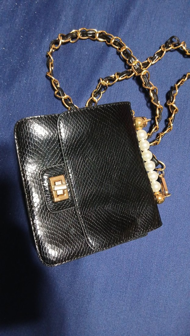 Zincir Detaylı Siyah Deri Yılan Desenli Çanta - Görsel 2