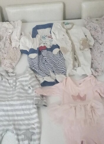 6 Ay Beden çeşitli Renk Bebek tulumları