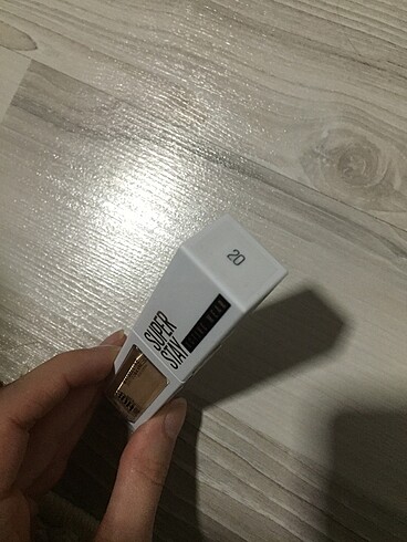 Maybelline Maybelline super stay active wear kapatıcı