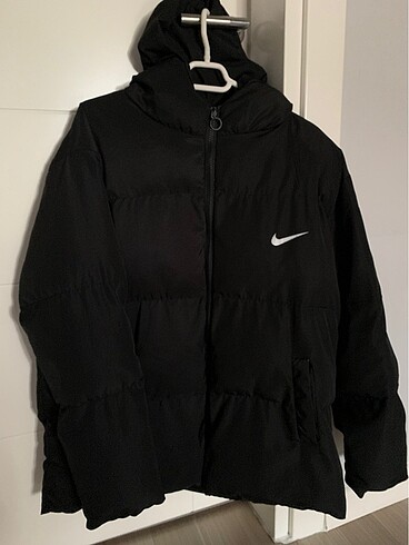 nike mont