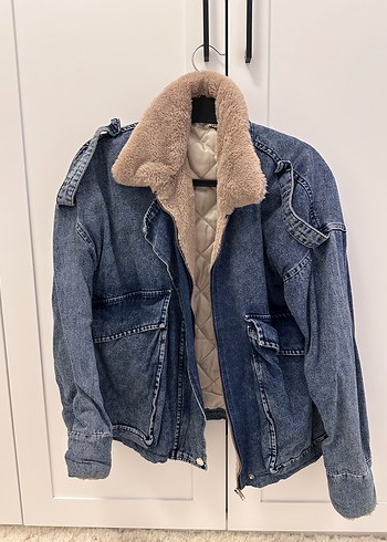 Sokak Stili Kadın Mavi Kürklü Denim Ceket