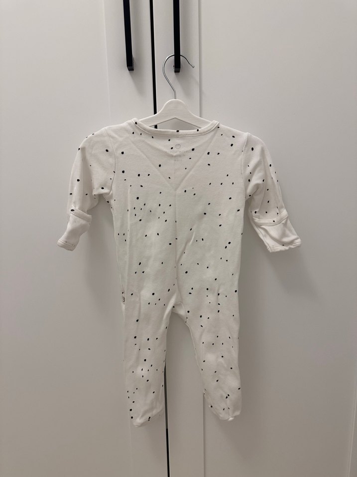 Uzun Kollu Beyaz Puantiyeli Bebek Tulum - Görsel 3