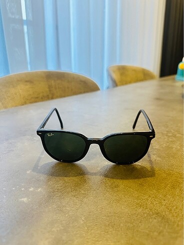 Ray Ban RB2197