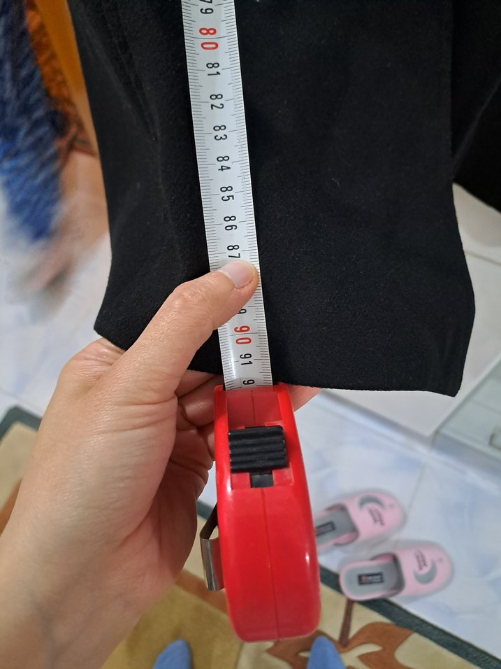 Kapüşonlu Siyah Kadın Kaban - Görsel 4