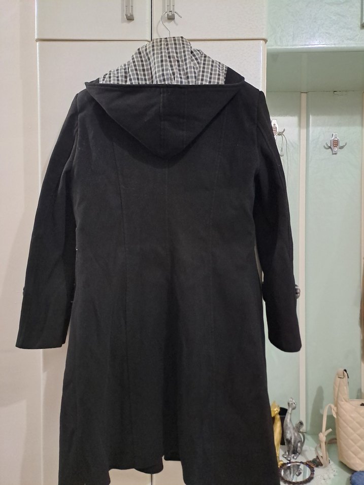 Kapüşonlu Siyah Kadın Kaban - Görsel 5