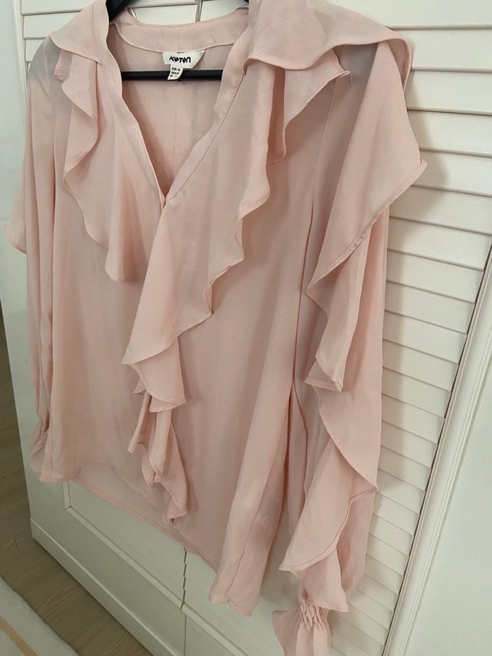 Koton 
Pembe V Yakalı Fırfırlı Kadın Bluz - Görsel 4