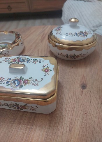 Çiçek Desenli Beyaz Porselen vintage Takım - Görsel 3