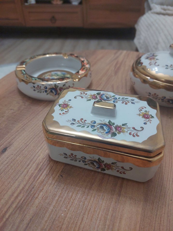 Çiçek Desenli Beyaz Porselen vintage Takım - Görsel 2