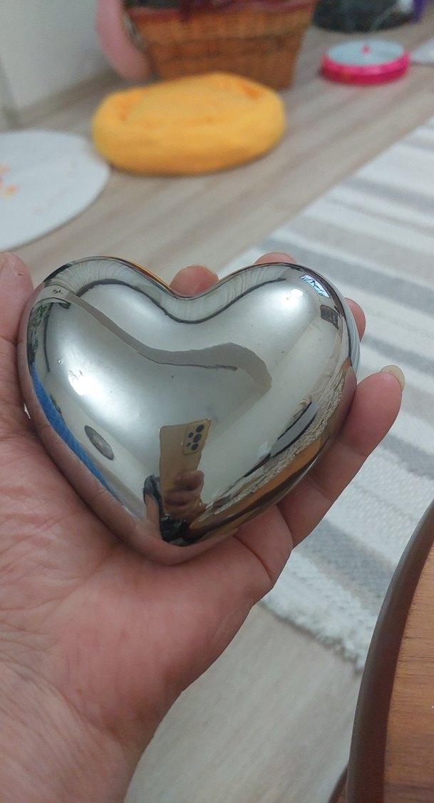 Parlak Gri Kalp Şeklinde Süs. - Görsel 2