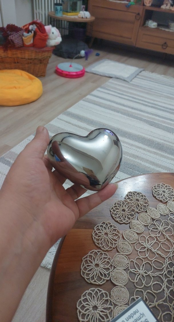 Parlak Gri Kalp Şeklinde Süs. - Görsel 4