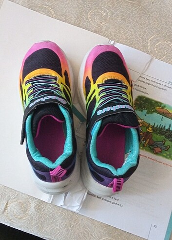 31 Beden pembe Renk Skechers kız çocuk ayakkabı