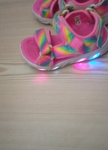 24 Beden Skechers sandalet