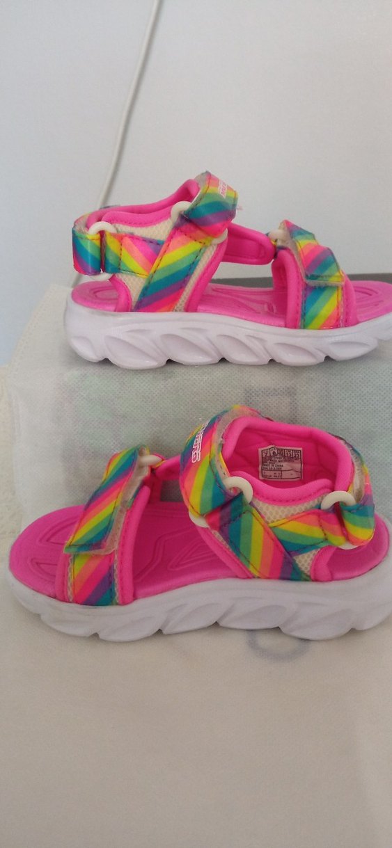 23 nu skechers ışıklı kız çocuk sandalet - Görsel 4