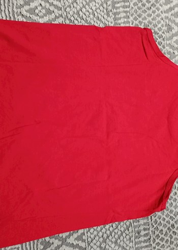 Kırmızı Baskılı Spor Tişörtü - Görsel 2