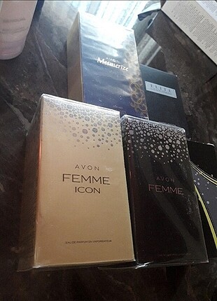 Avon femme 