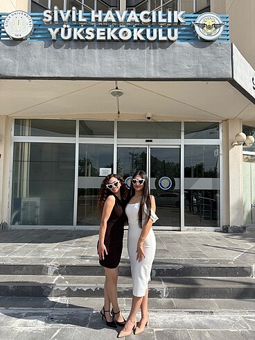 Beyaz elbise