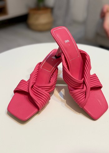 Pembe Pilili Stiletto Topuklu Kadın Terlik