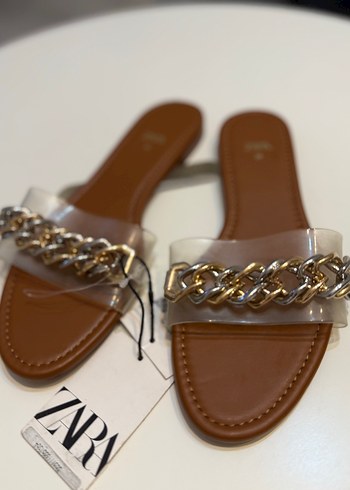 Zara Zara Zincir Detaylı Terlik