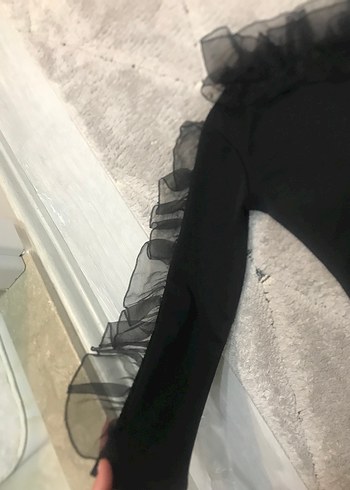 Siyah Uzun Kollu Fırfırlı Straplez Elbise - Görsel 4