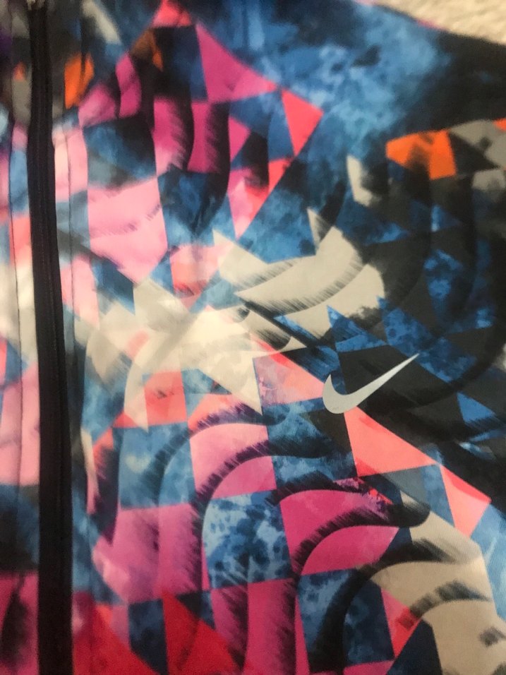 Eşofman üstü Nike M-L bedene uyumludur - Görsel 4