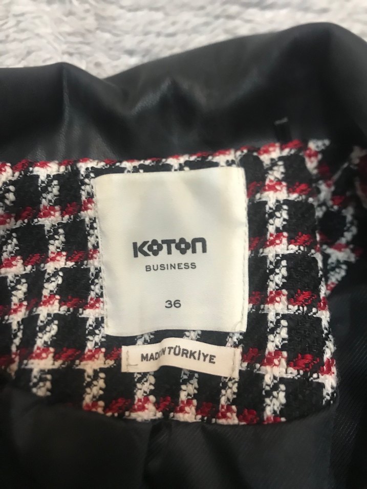 Düğmeli Kısa Kareli Kadın Blazer - Görsel 5