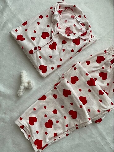 Kalpli pijama takımı