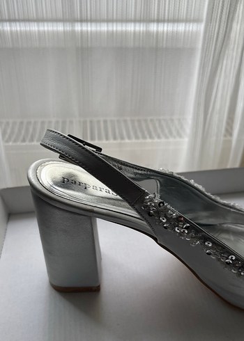 Boncuk İşlemeli Gri Yüksek Topuklu Kadın Ayakkabı - Görsel 6