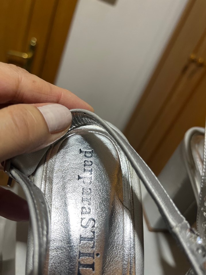 Boncuk İşlemeli Gri Yüksek Topuklu Kadın Ayakkabı - Görsel 3