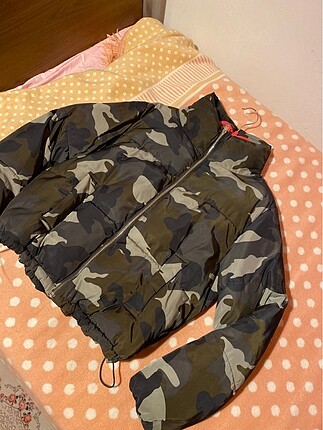 H&M mont kamuflaj
