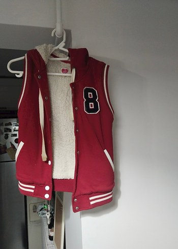 Kırmızı Kapüşonlu Düğmeli unixes Yelek - Görsel 2