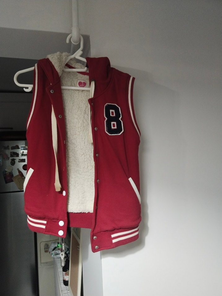 Kırmızı Kapüşonlu Düğmeli unixes Yelek - Görsel 2