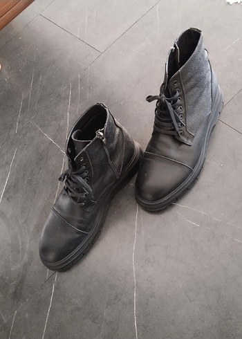 Siyah Deri Erkek Botlar - Görsel 2