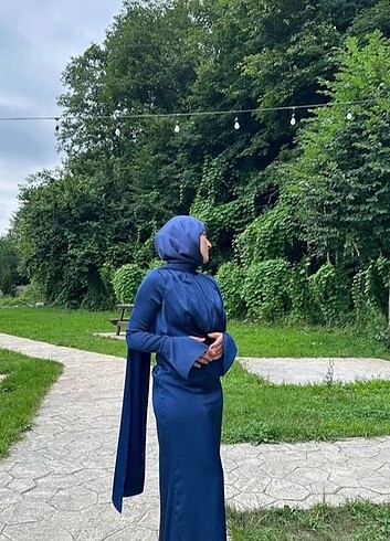 Betül Saday Lacivert Abiye 