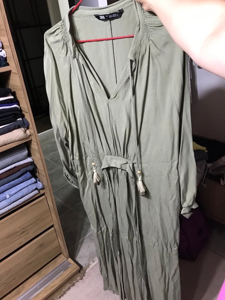 V yaka uzun elbise - Görsel 2