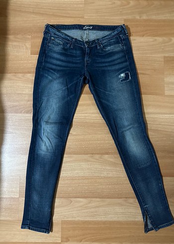 Levis Koyu Mavi Dar Kesim Levis Jean