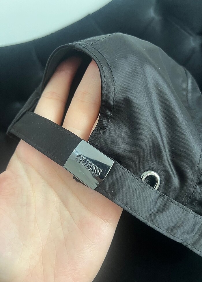 Guess siyah şapka - Görsel 4