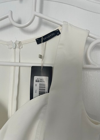 Düğmeli Ekru V Yaka Midi Elbise - Görsel 3