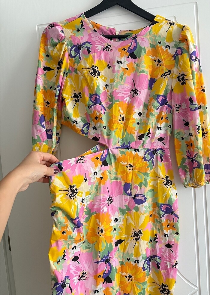 Çiçekli elbise - Görsel 2