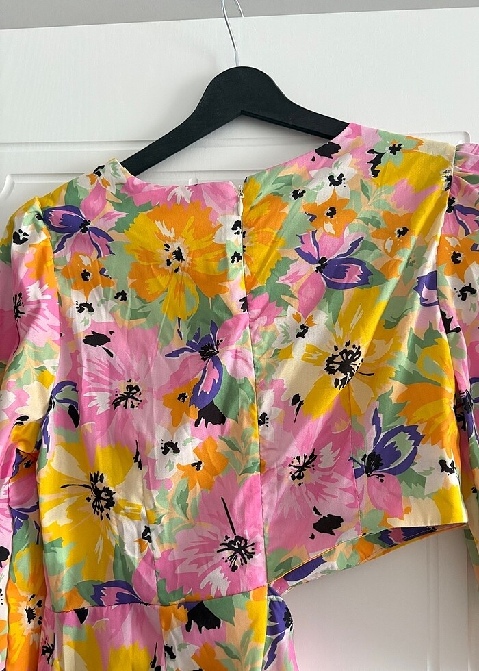 Çiçekli elbise - Görsel 4