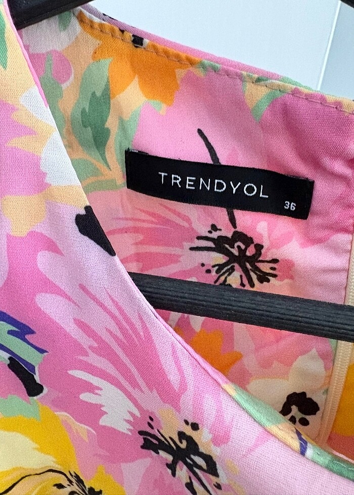 Çiçekli elbise - Görsel 5