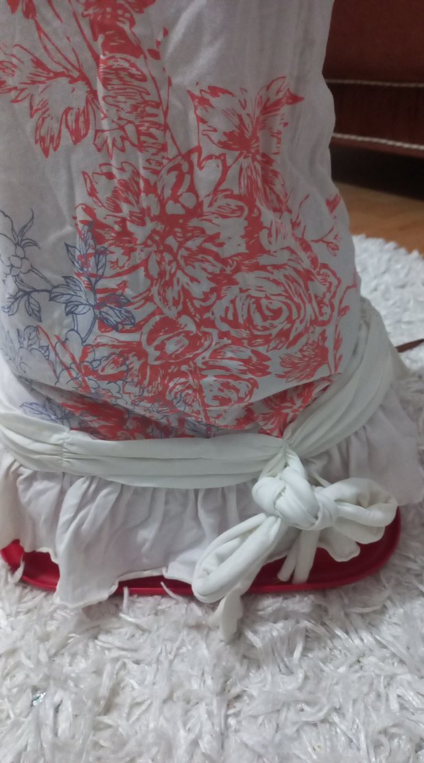 Beyaz Çiçek Desenli Kolsuz uzun Üst - Görsel 2