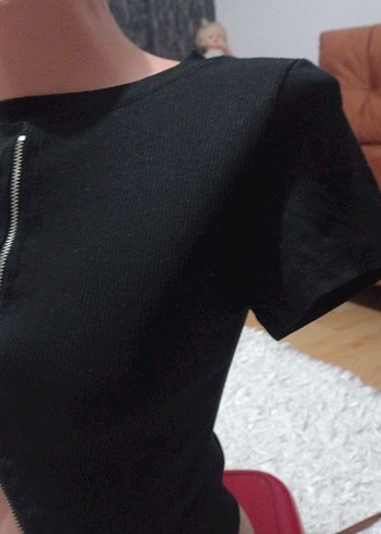 Siyah Fermuarlı Crop Top - Görsel 2